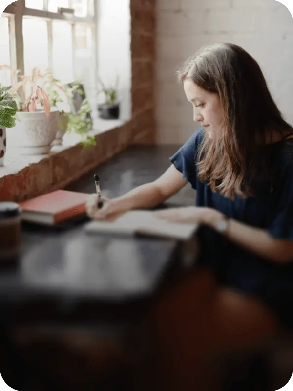 Converta livros didáticos finos em notas simplificadas, questionários e explicações compreensíveis para tornar o estudo e o ensino mais rápidos e inteligentes.